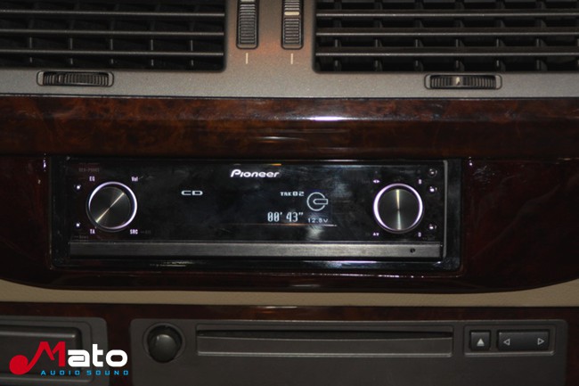 宝剑赠英雄 柳州丽声音乐宝马760改装德国ETON汽车