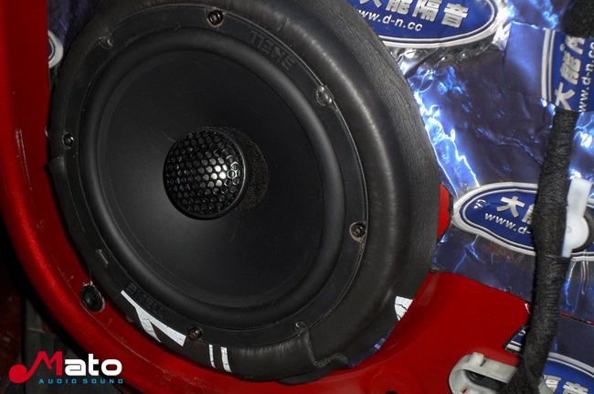 简单实惠动听 新疆车佳坊标致3008改装TEC和霸克汽