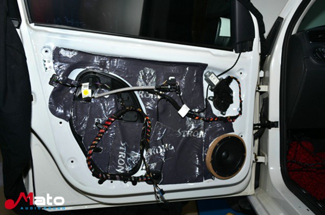 美式音韵 广州帝锐大众POLO改装美国霸克音响