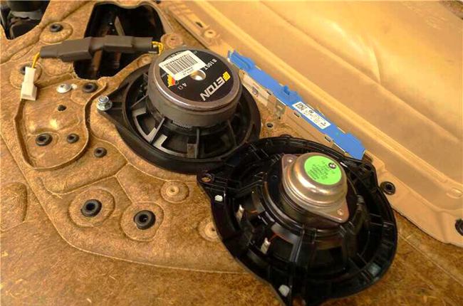 改音响不折腾 义乌车改坊宝马525改装ETON和ARC音响