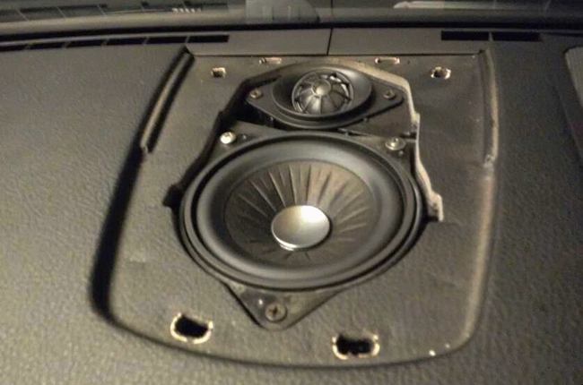 改音响不折腾 义乌车改坊宝马525改装ETON和ARC音响