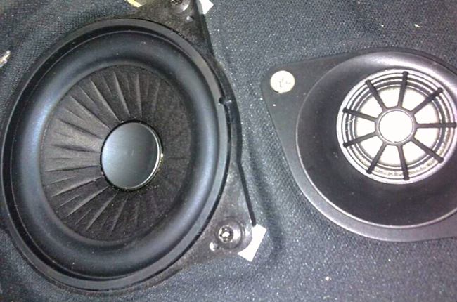 向着更好迈步 义乌车改坊宝马525改装ETON和ARC音响