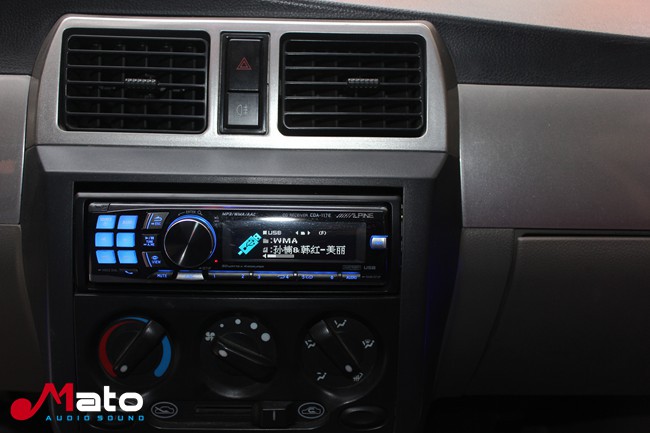 小型轰炸机 阜阳悦音五菱荣光改装美国霸克音响