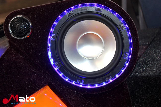 小型轰炸机 阜阳悦音五菱荣光改装美国霸克音响