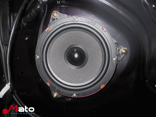 轻松享受影音世界 广州极速比亚迪M6简改美国霸