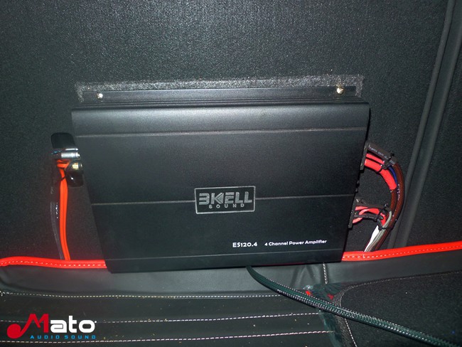 爱车爱音乐 江门晶彩福特福克斯改装TEC和霸克音