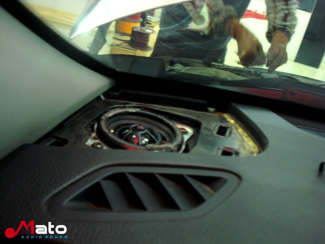 感受音乐魅力 扬州心声驾道起亚K5改装美国霸克