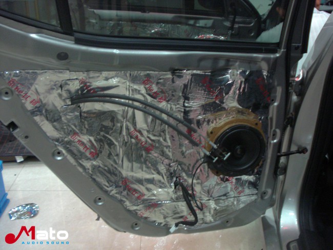 感受音乐魅力 扬州心声驾道起亚K5改装美国霸克