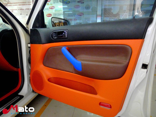 爆发音乐的宇宙 北京千度大众宝来改装霸克汽车