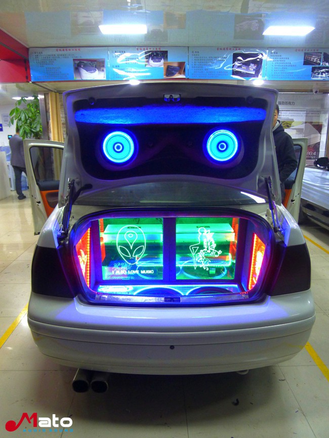 爆发音乐的宇宙 北京千度大众宝来改装霸克汽车