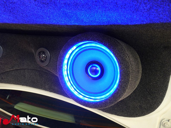 爆发音乐的宇宙 北京千度大众宝来改装霸克汽车