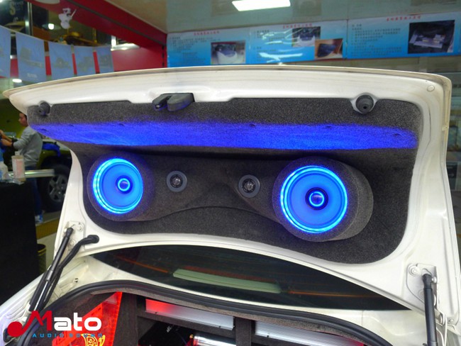 爆发音乐的宇宙 北京千度大众宝来改装霸克汽车