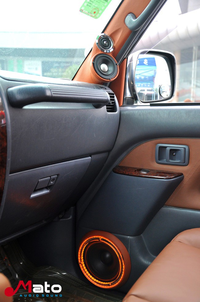 音乐的战争之王 深圳琪星隆丰田霸道改装霸克音