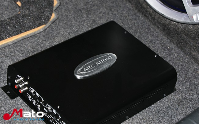 兼顾多种音乐风格 广州帝锐本田雅阁改装TEC、霸