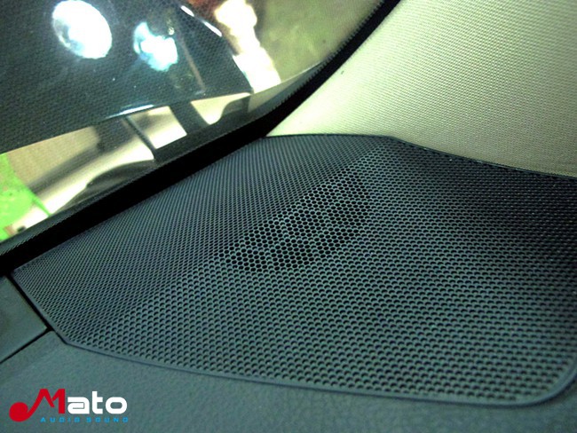 一路高歌 广州极速丰田锐志改装美国霸克音响