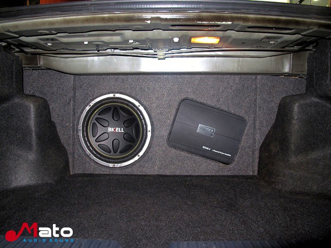 一路高歌 广州极速丰田锐志改装美国霸克音响