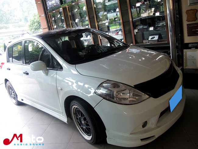 实用音响系统 广州极速日产骐达改装美国霸克音