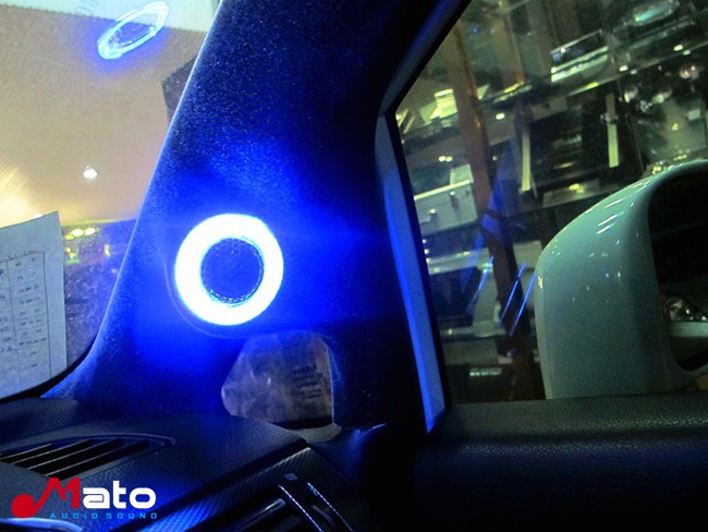 实用音响系统 广州极速日产骐达改装美国霸克音