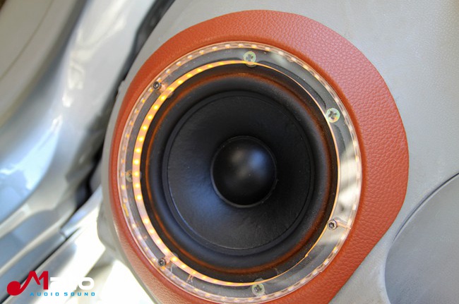 音乐的精神需求 日产阳光改装全套美国霸克音响