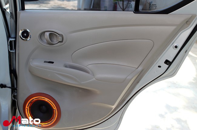 音乐的精神需求 日产阳光改装全套美国霸克音响