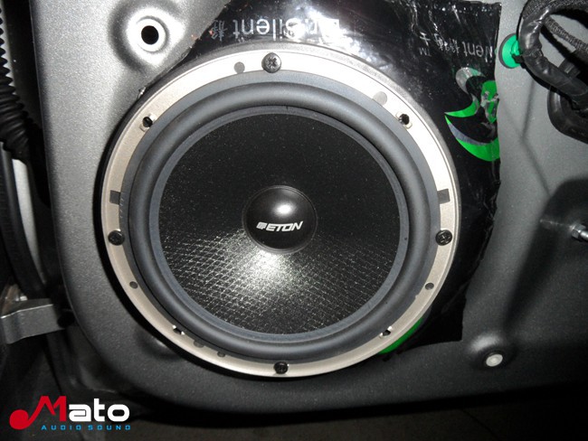 简单升级好音乐 娄底车声缘大众速腾改装ETON和霸