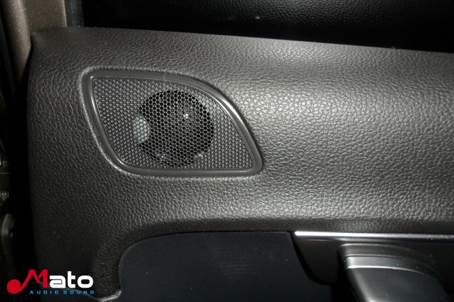 音乐焕发快意人生 新疆车佳坊大众迈腾改装霸克