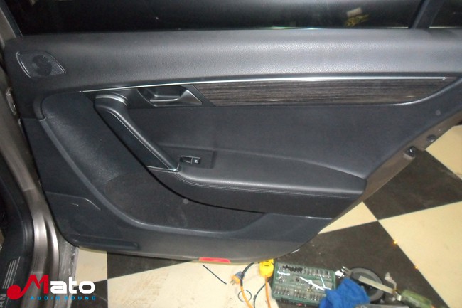 音乐焕发快意人生 新疆车佳坊大众迈腾改装霸克