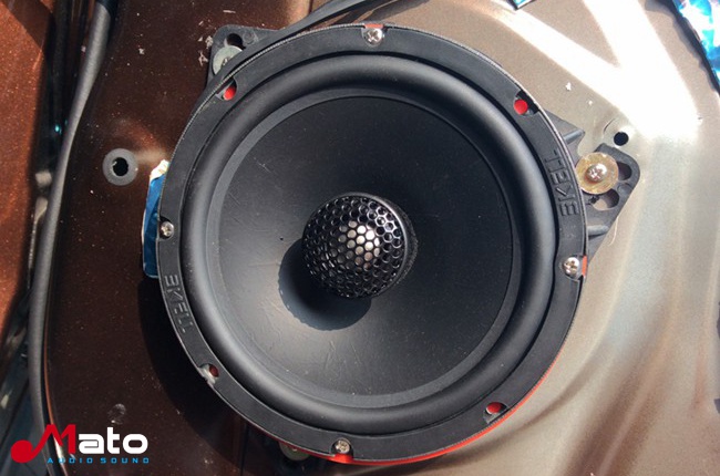 专业升级扬声器的品质 广州极速丰田RAV4改装ET