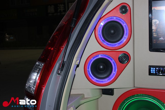 外场展示利器 阜阳悦音本田CRV改装美国霸克音响