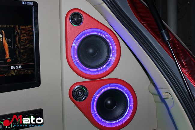 外场展示利器 阜阳悦音本田CRV改装美国霸克音响