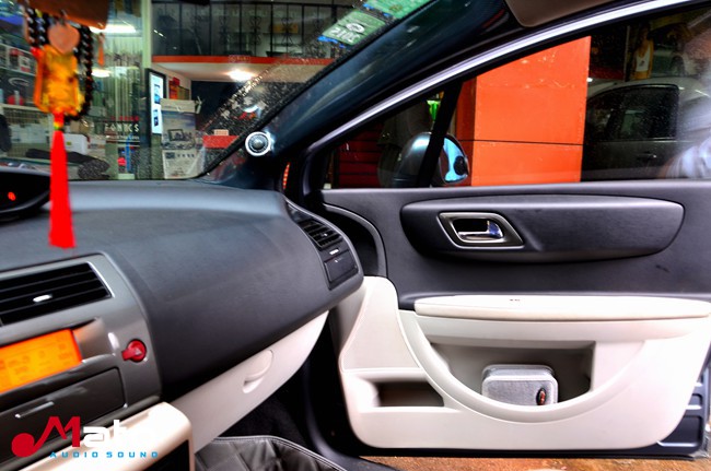 细致改装赏心悦目 海口龙发雪铁龙世嘉改装霸克