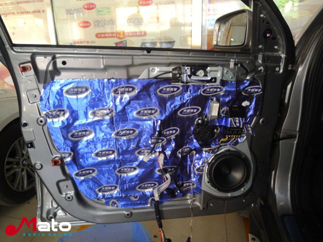 声效好易安装 千度影音起亚智跑简改美国霸克音