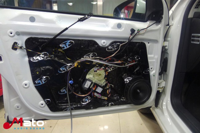 声场出色之作 千度影音大众高尔夫6改装美国霸克