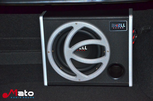 进可攻退可守 海口龙发丰田锐志改装美国霸克音