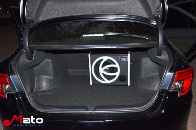 进可攻退可守 海口龙发丰田锐志改装美国霸克音