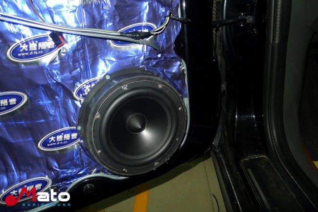 不走寻常路 千度影音福特福克斯改装霸克音响