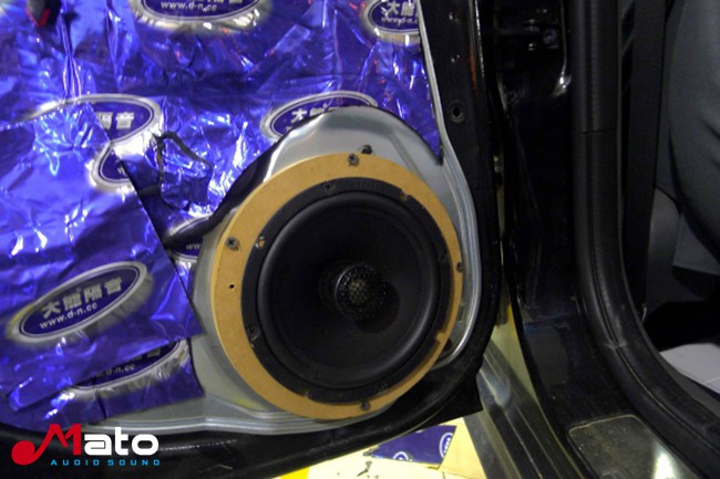 不走寻常路 千度影音福特福克斯改装霸克音响