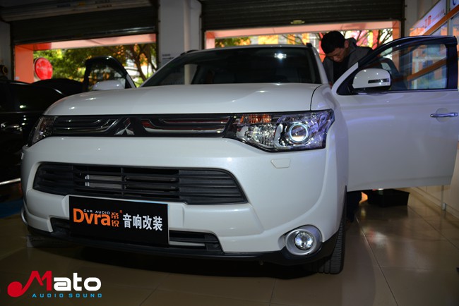 轻松个性改装 广州帝锐三菱欧蓝德改装美国霸克