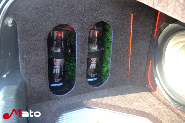 个性张扬 汕头飞龙大众帕萨特改装霸克和TEC音响