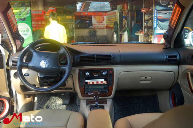 个性张扬 汕头飞龙大众帕萨特改装霸克和TEC音响