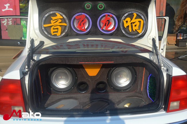 个性张扬 汕头飞龙大众帕萨特改装霸克和TEC音响