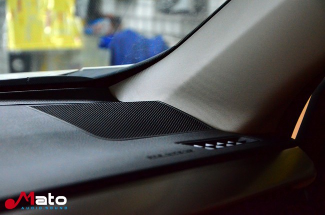 听觉享受 海口龙发丰田RAV4改装美国霸克汽车音响