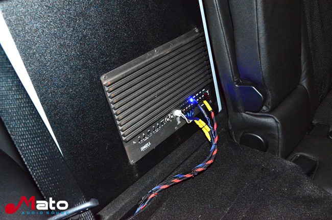 听觉享受 海口龙发丰田RAV4改装美国霸克汽车音响