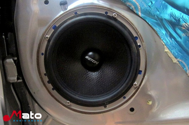 行走的音乐空间 广州极速本田雅阁改装ETON和霸克