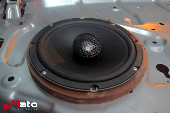 行走的音乐空间 广州极速本田雅阁改装ETON和霸克