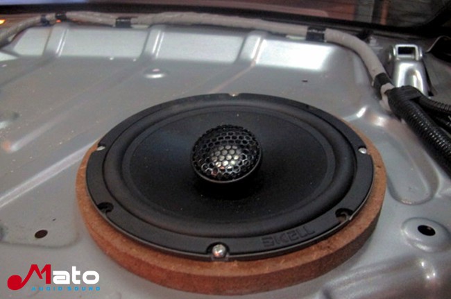 行走的音乐空间 广州极速本田雅阁改装ETON和霸克