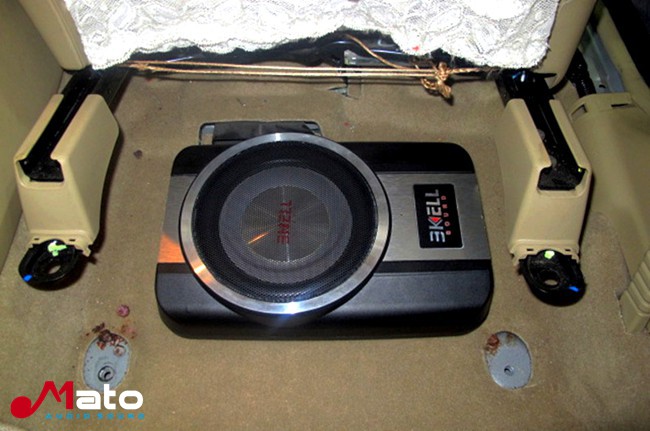 行走的音乐空间 广州极速本田雅阁改装ETON和霸克