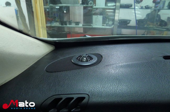 精致无损安装 北京千度影音标致307改装美国霸克