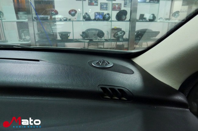 精致无损安装 北京千度影音标致307改装美国霸克