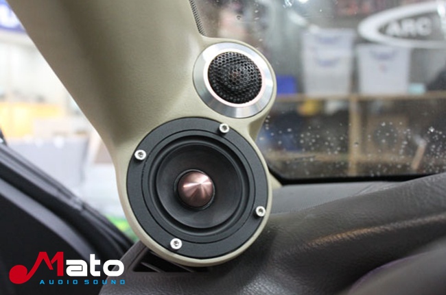 纯正曼妙的音质效果 丰田皇冠音响改装Hybrid Au